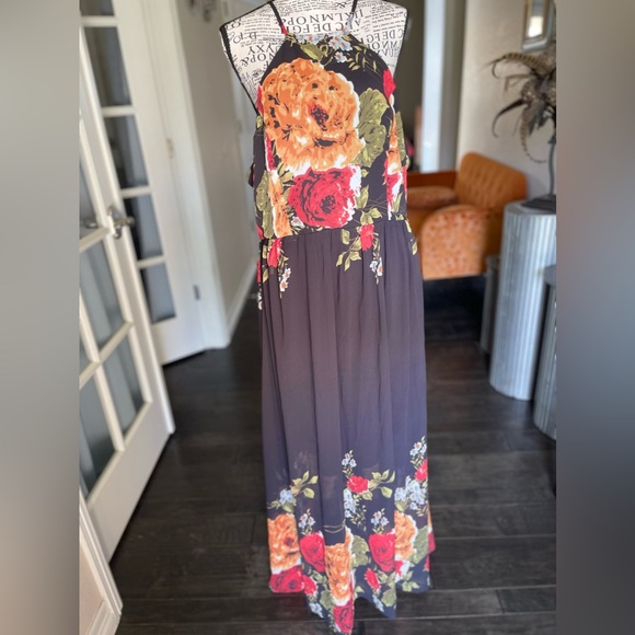 ❗️PRICE DROP❗️XL Black with flowers maxi halter style dress - Picture 10 of 10